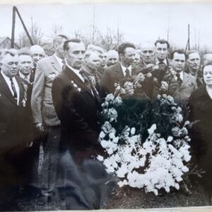 1689927127585-c372x372-300x300